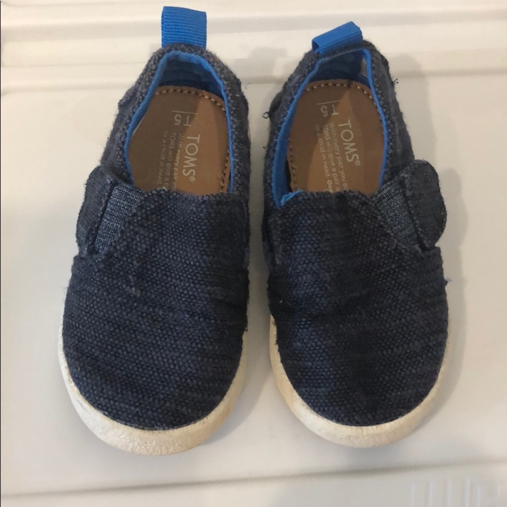 TOMS walker shoes